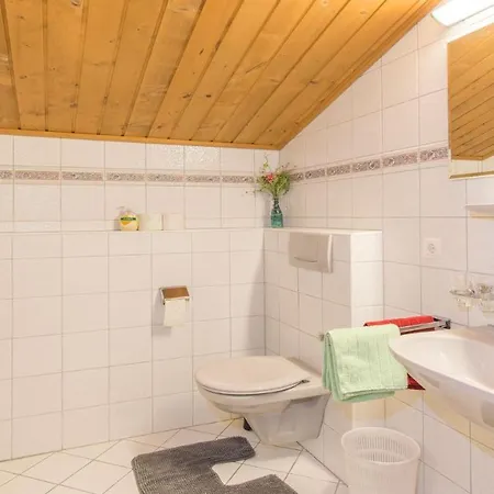 Haus Gleinser - *